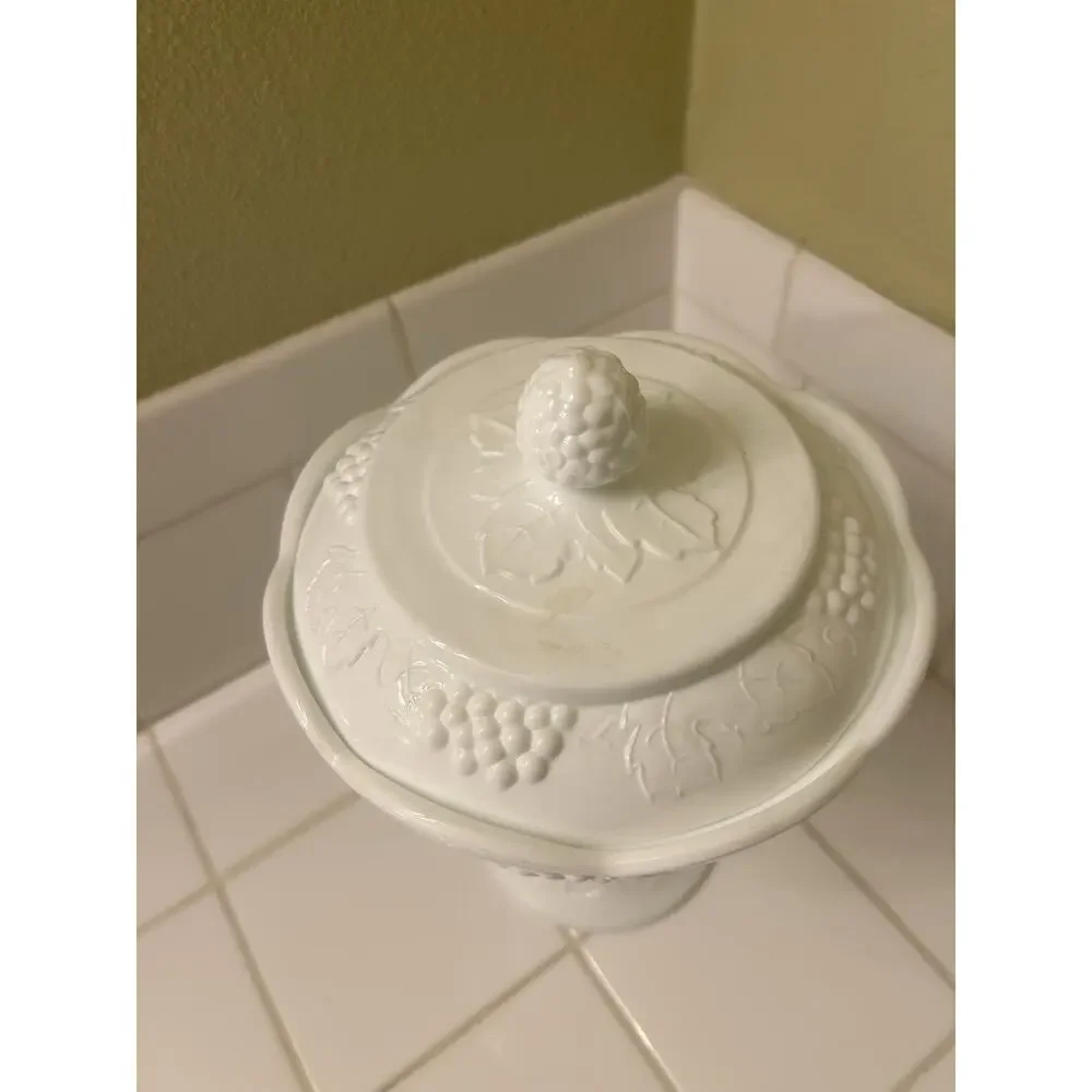 Vintage Indiana Colony Harvest White Milk Glass Compote Pedestal Grapes With Lid